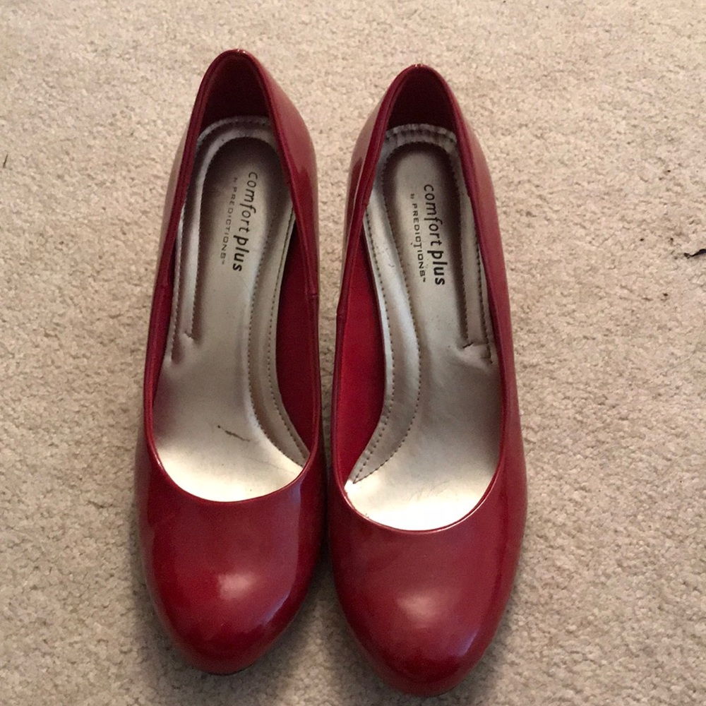 Red pumps